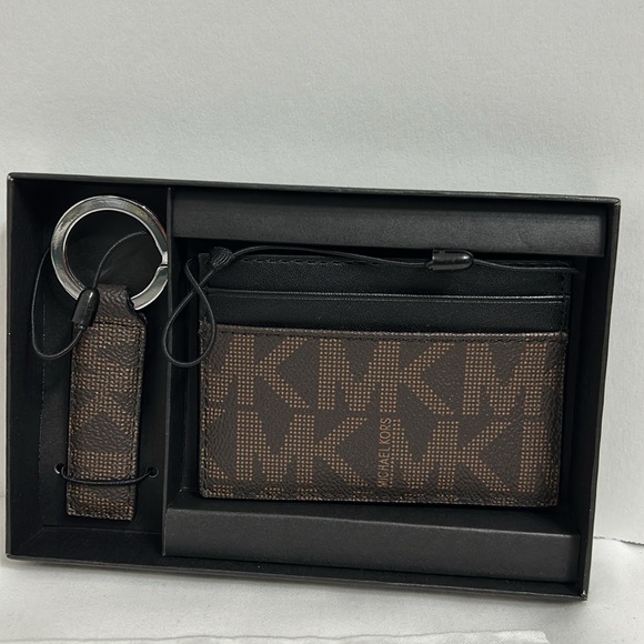 Choose one NWT Men`s Jet Set Slim Billfold Leather Wallet with Gift Box pick 1 - Picture 6 of 13